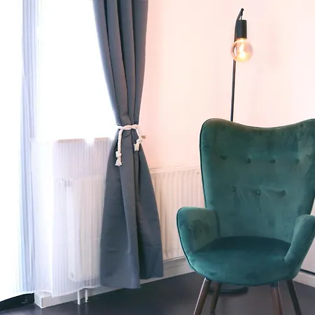 Sewo Fichte, Wohlfuehl-apartment Mit Balkon In Wiesbaden